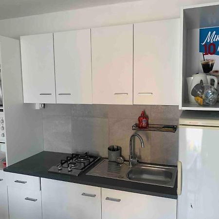 Le Depot Appartement Du Port A Champvert エクステリア 写真